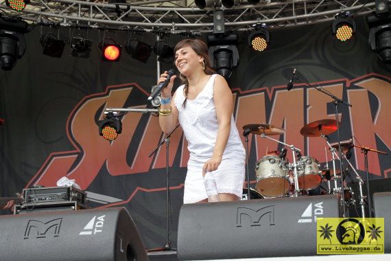 Sara Lugo 26. Summer Jam Green Stage - Koeln 01.07.2011 (14).JPG